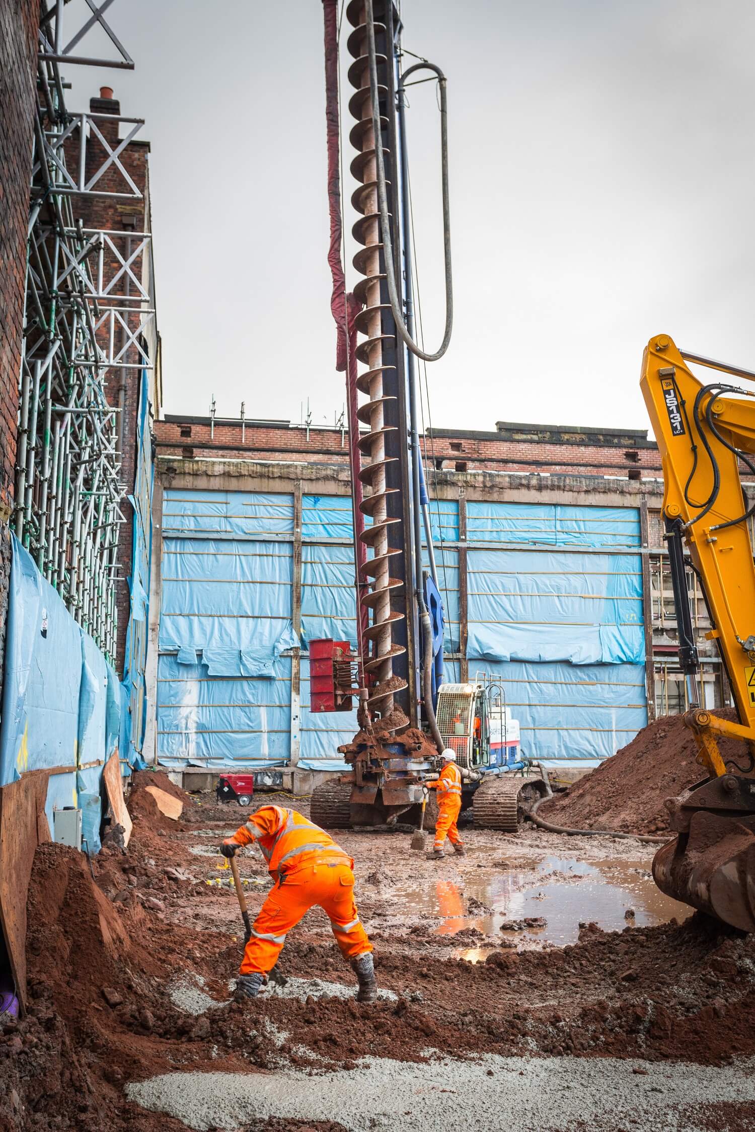 Retaining Wall Solution - Manchester Met University Arts & Humanities Project - Contiguous Wall (6)