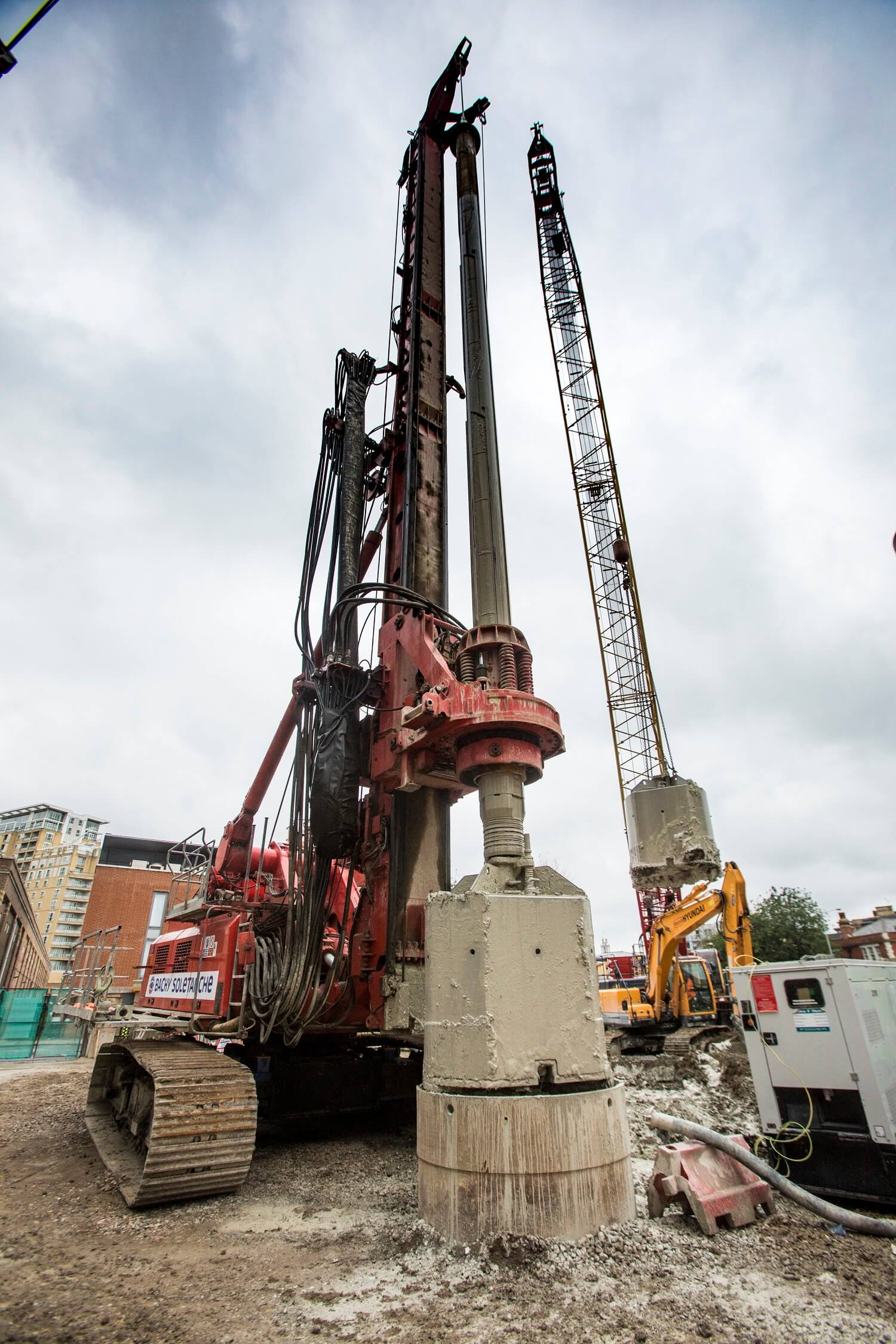 Retaining Wall Solution - Secant Retaining Wall LDA Piling - Spire London (9)