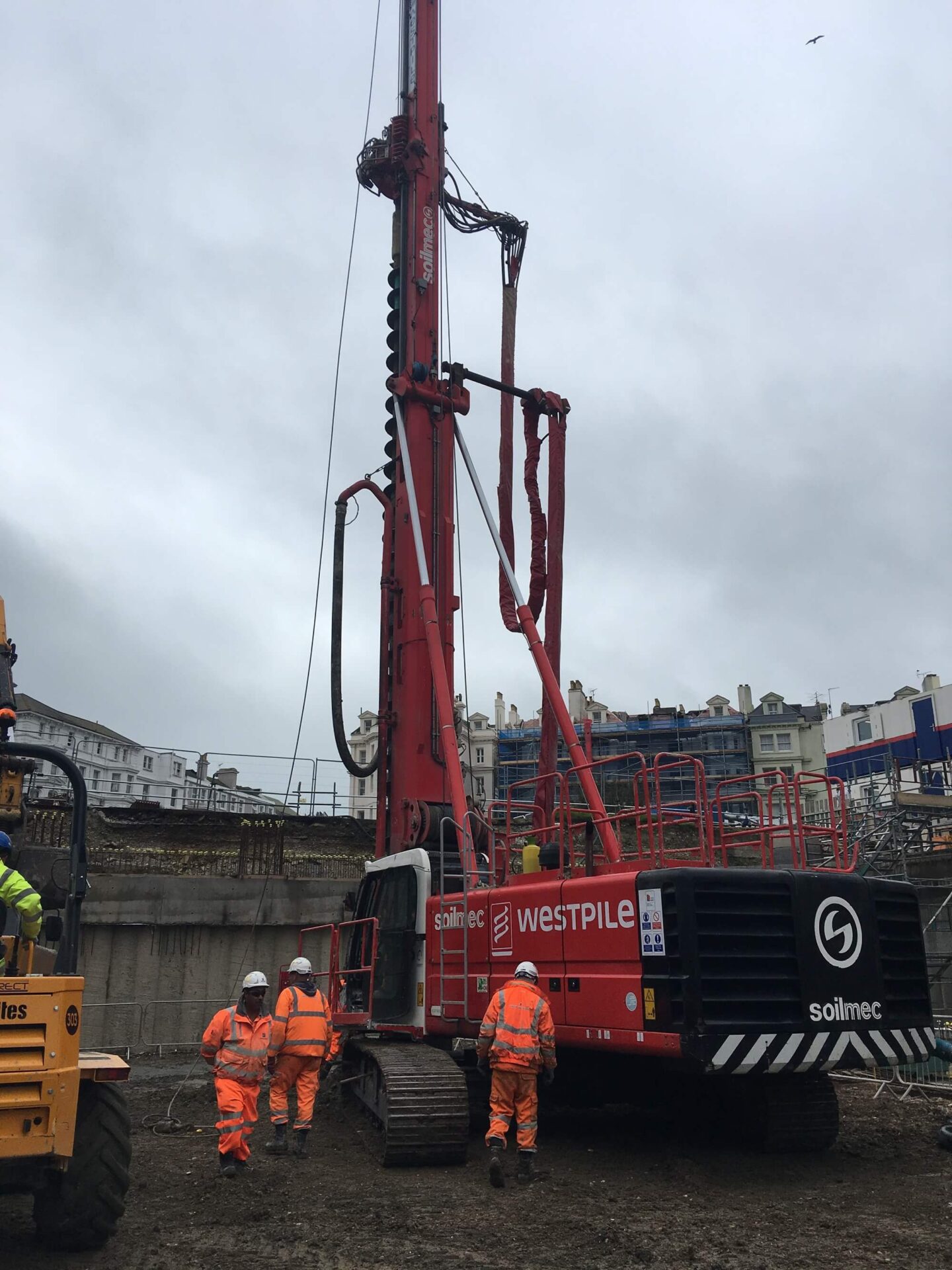 Foundations Retaining Wall Solution - Devonshire Park Eastbourne - Secant Wall CFA piling (2)