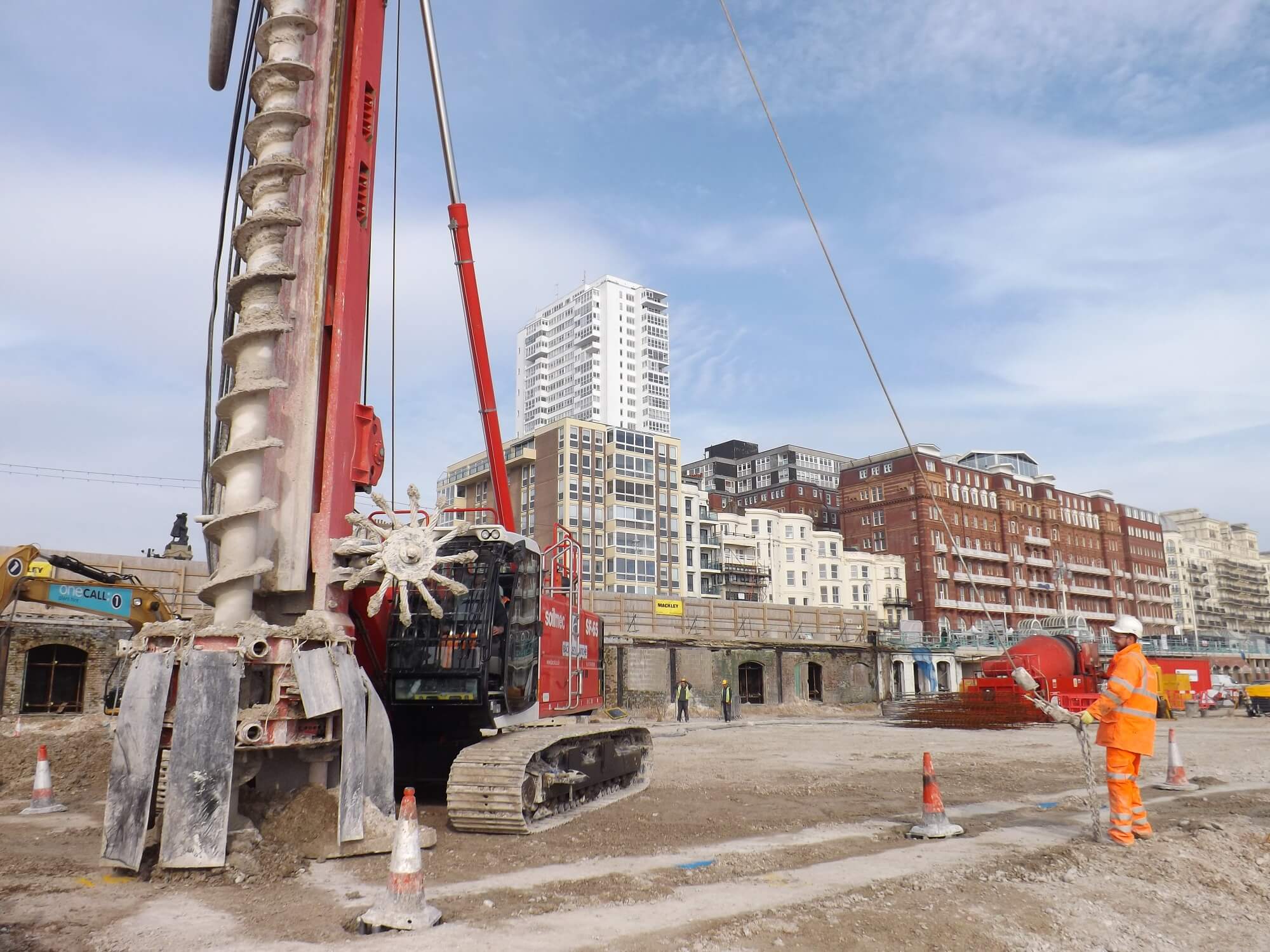 Retaining Wall Solution - BA i360 Tower Project - Secant CFA Wall site photo (4)