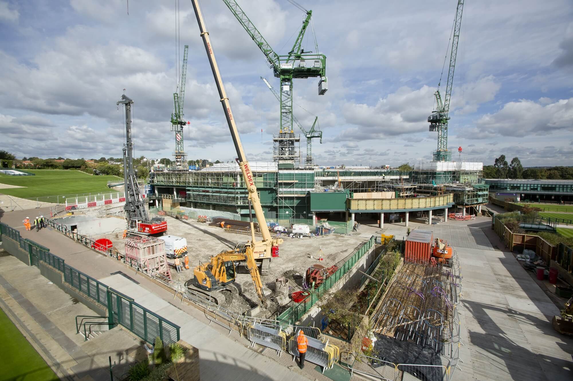 Foundations Retaining Wall Solution - CFA Piling Contiguous Wall Plunge Columns - Wimbledon AELTC (5)