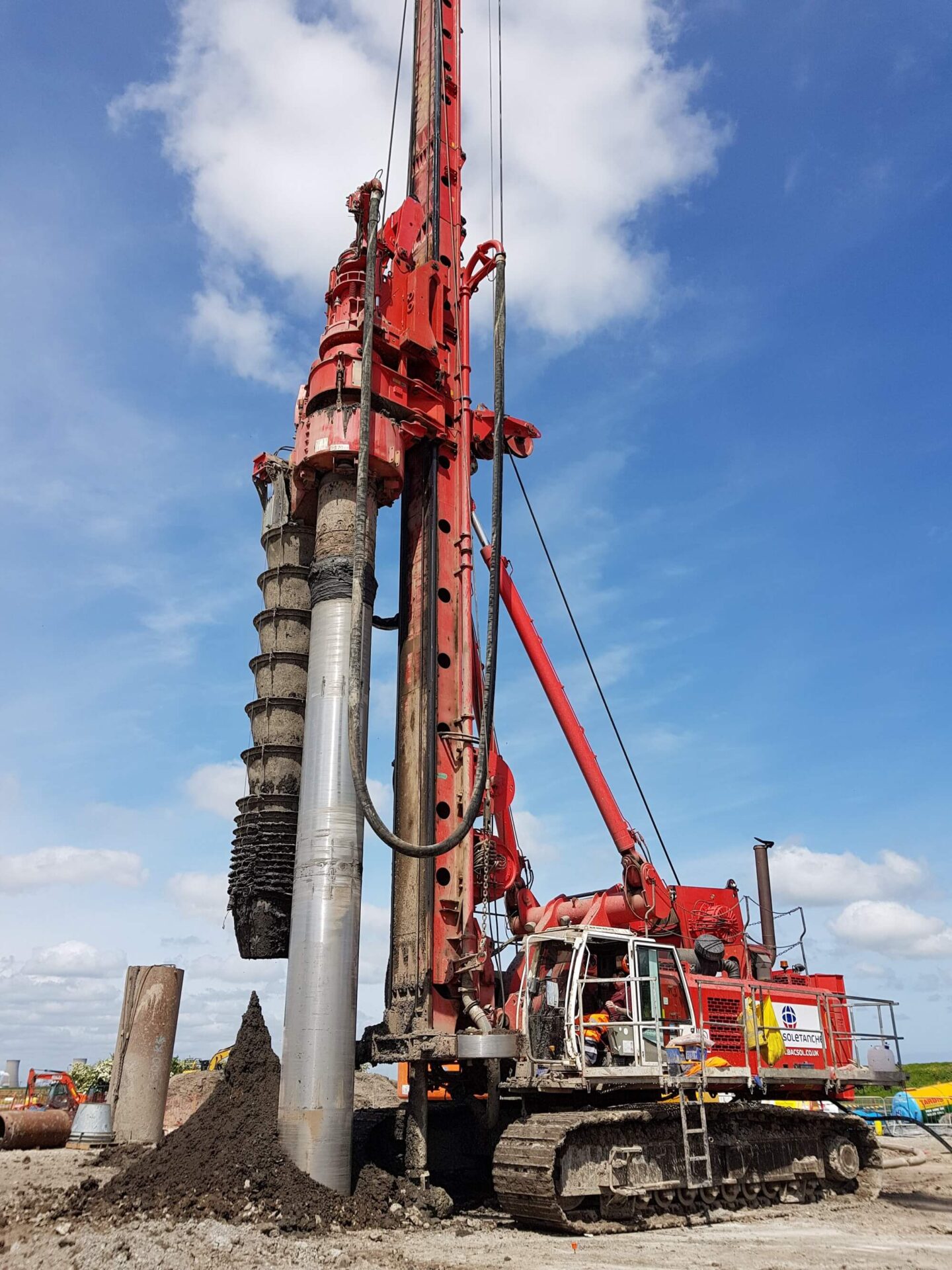 Foundations Retaining Wall Solution - Cased CFA LDA Piling - Feeder 9 Gaspipe Replacement Paull (4)