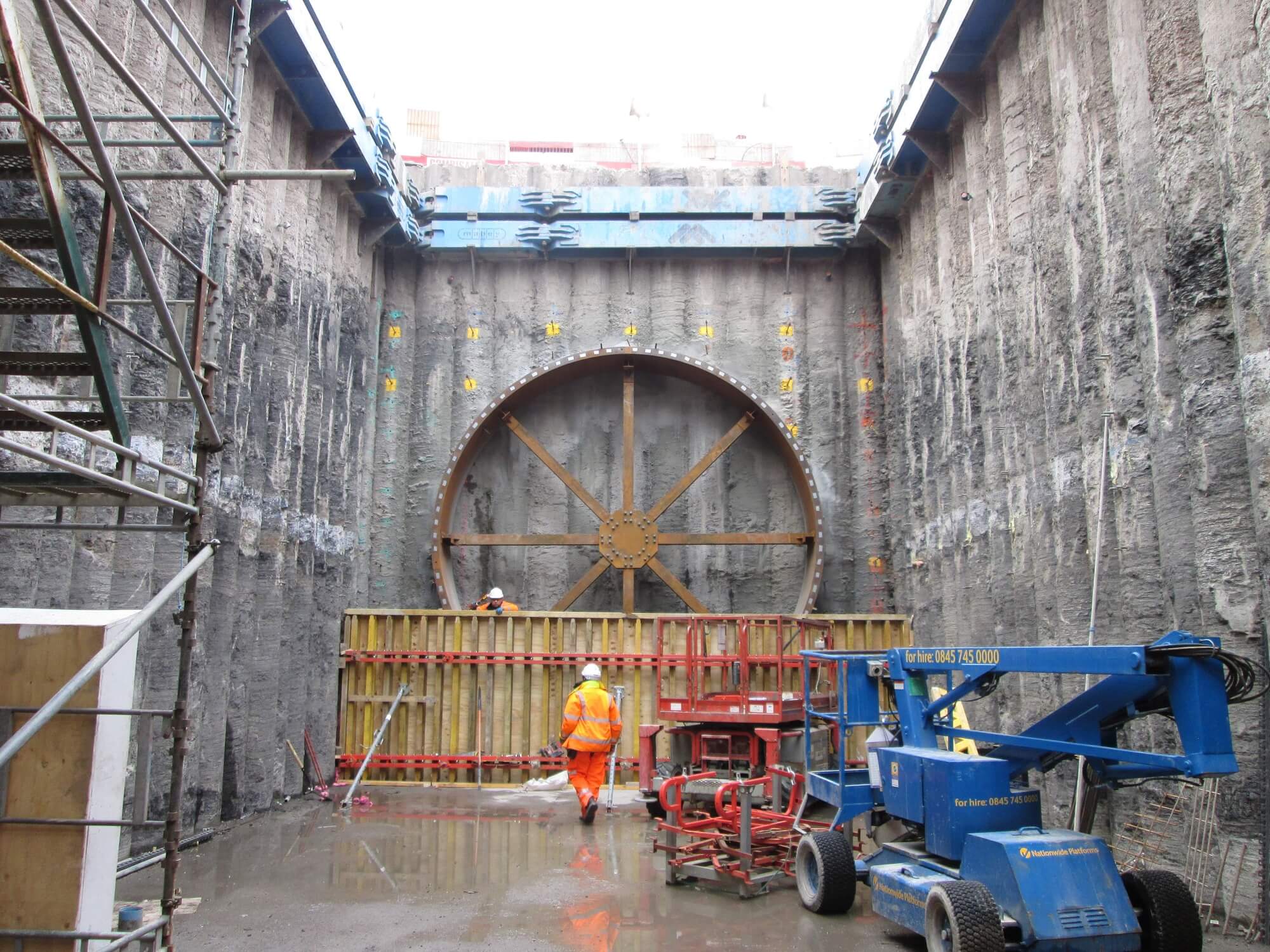 Retaining Wall Solution - Shieldhall Tunnel Glasgow Project - Secant and Contiguous Wall site photo (1)