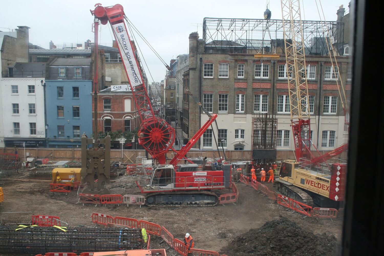 Retaining Wall Solution - Tottenham Court Road Station Project - Diaphragm Wall (7)