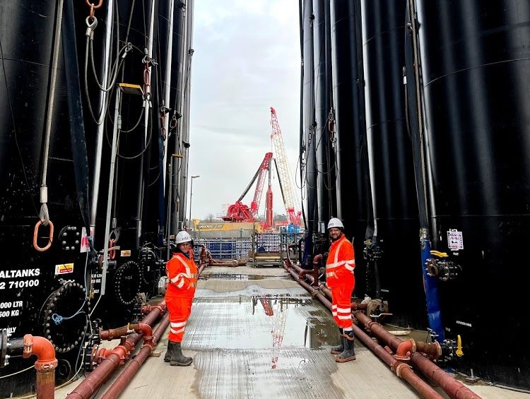 Ruth Webster (left) on site, acting as Senior Contracts Engineer in Bachy Soletanche PPE