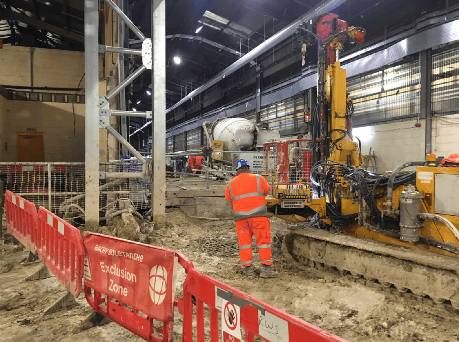 Retaining Walls - Secant wall, restricted access piling - Norwich Crown Point Depot