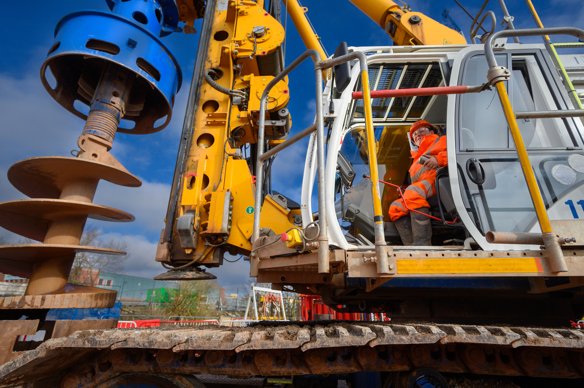 HS2 celebrates the UK’s first female rig driver